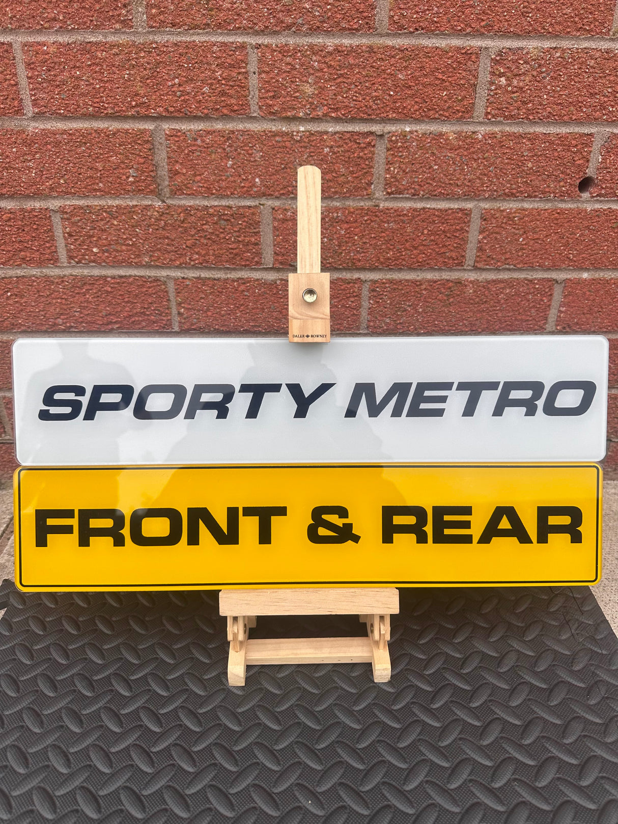 Printed Sporty Metro Show Plates(Display Purposes Only)